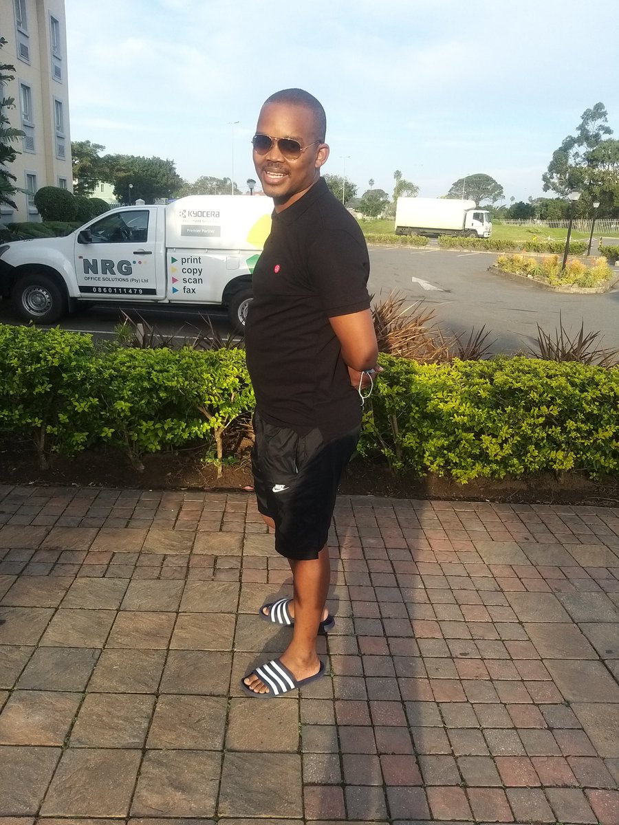 BusoXolbus's tweet photo. Buyis' uhlanga gugu lama Dlangathi. https://t.co/Z8SzCI2lfW