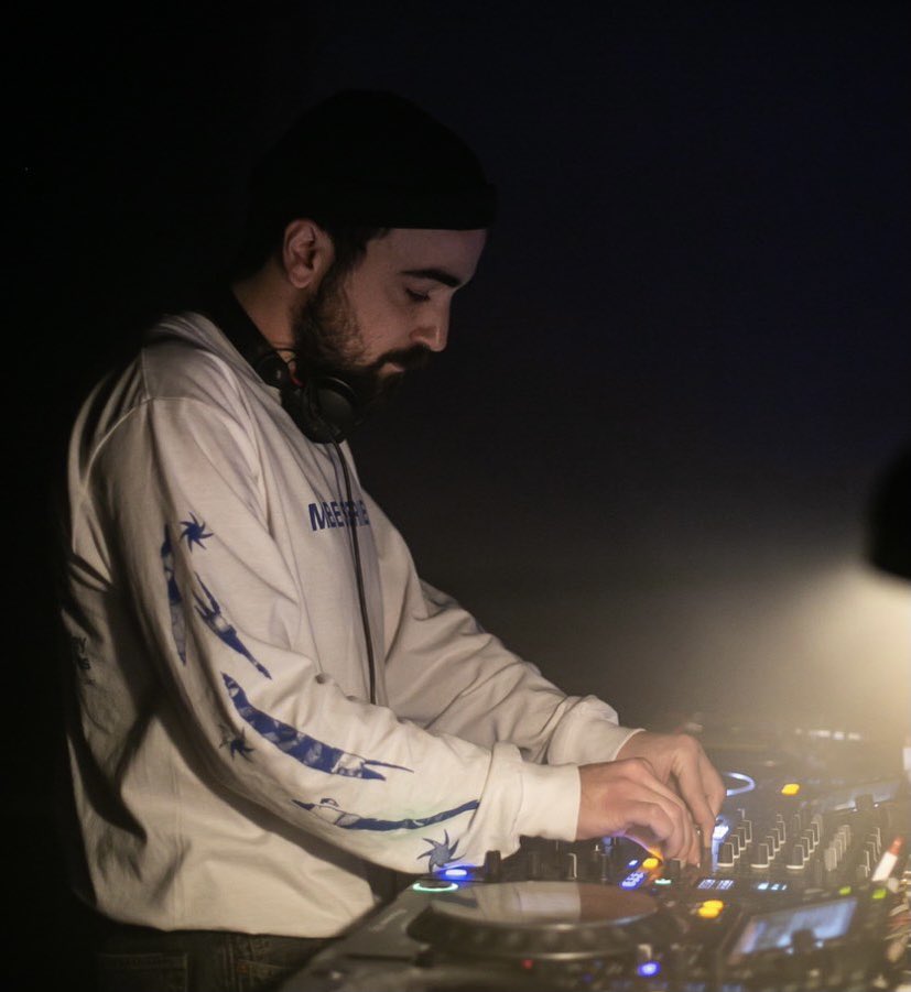 MUTEK_ES's tweet image. El italiano NPLGNN ha exprimido hasta el límite las líneas de bajos en un set de ambient rugoso y poco convencional que no ha dado la espalda a los breaks en el tramo final. Estamos en Rarefacció, en el showcase de Hypermedium. #MUTEKHybrid