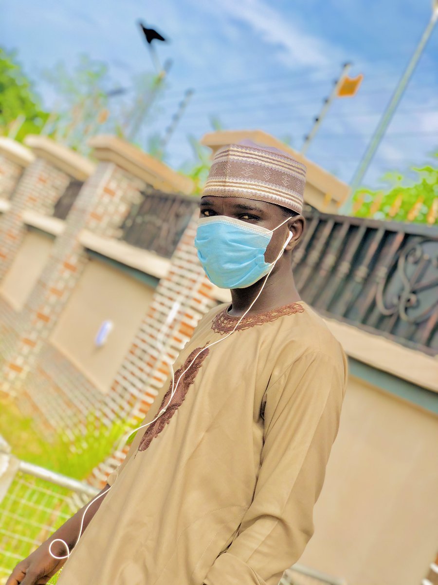 HayatuIshaq2's tweet image. Lass Friday of day month ##MUNROM