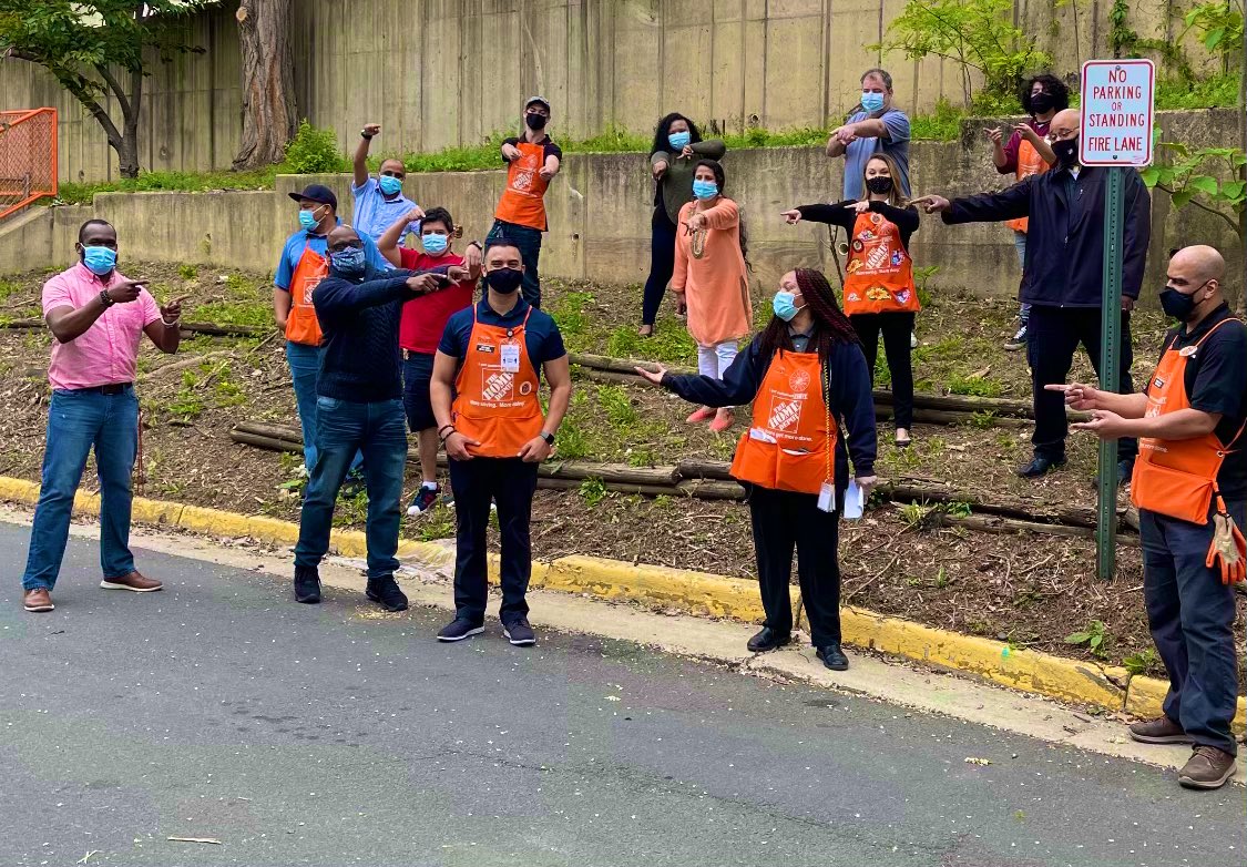 itsscamella's tweet image. 🎉 ROGER!!! 🎉 Your success is so inspiring!!! 🎉 HDDC is so lucky to get you! 🎉 We will miss you dearly!!! Thank you for ALL you have done for us!!! 🎉 @RMoutranTHD @CollazoH @JDorseyTHD @DWRHRD_MA @navruprai @TurayManny