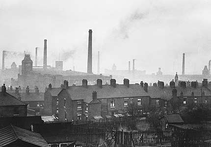 La ciudad de Manchester era (y es) una ciudad industrial con una nutrida población judía. El lugar perfecto para encontrar familias de acogida para los hijos de las familias judías de Viena.Una desesperada petición de ayuda.