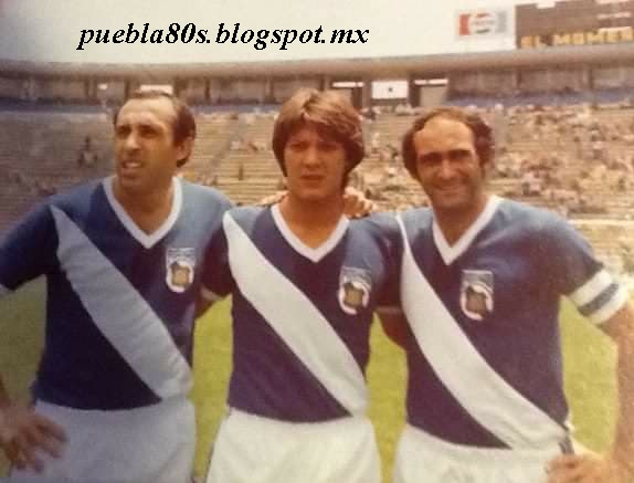 ASENSI_XXI's tweet photo. Feliz 77 Aniversario.
Fue un placer disfrutar de buenos compañeros y magnífica afición.
Por muchos años más!!!!
@ClubPueblaMX 
#LaFranjaQueNosUne
🇲🇽🎽⚽💙 https://t.co/2QrRhg4Kpd