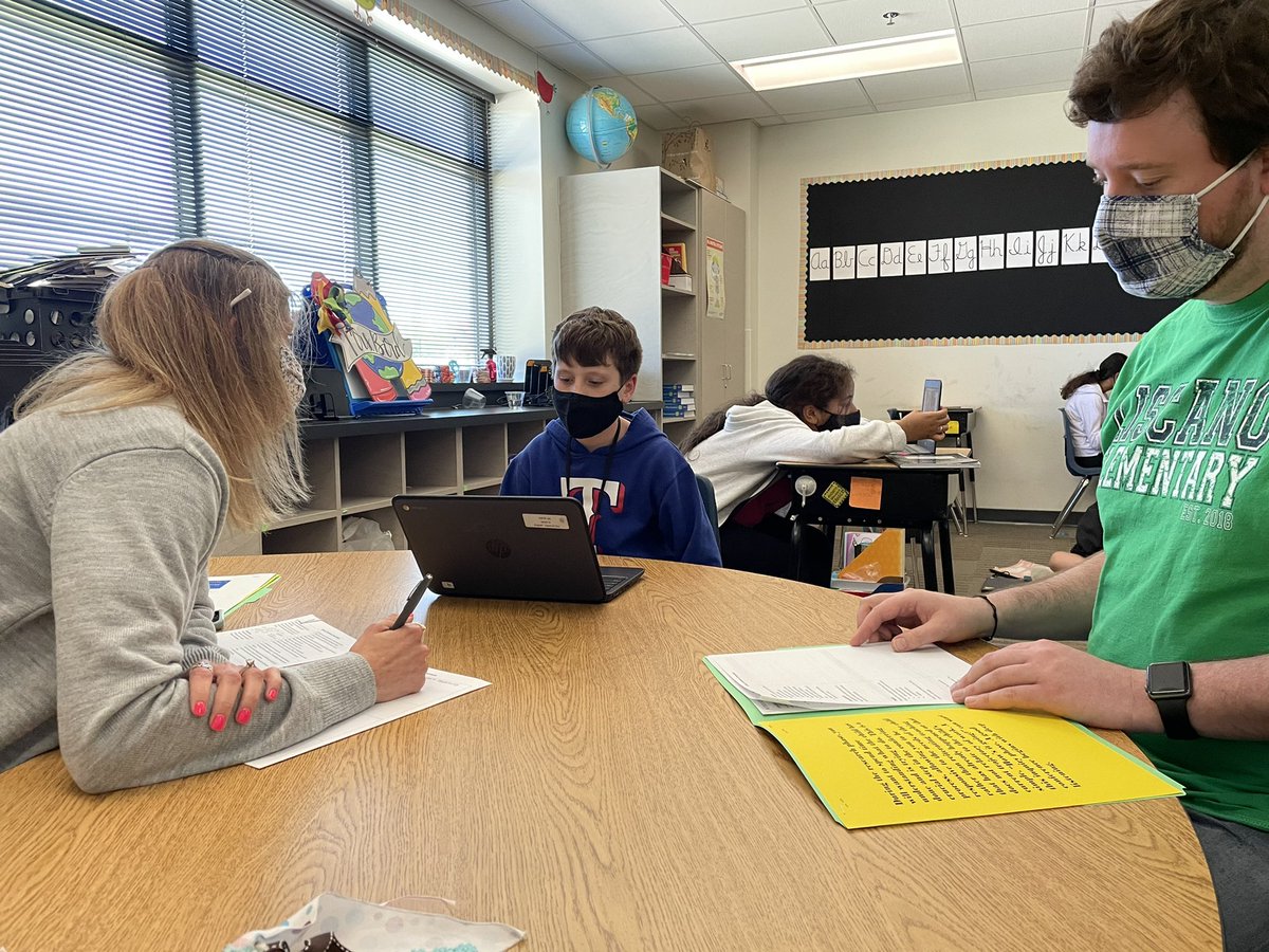 stansells1's tweet photo. Learning about and practicing reading conferences with next year’s 5th grade ELAR teachers! Great job @SarahBird57 @MrHolmes101! @LiscanoElem @ci_elem #FISDLiteracy #TCRWP https://t.co/hDXnLiyyRf