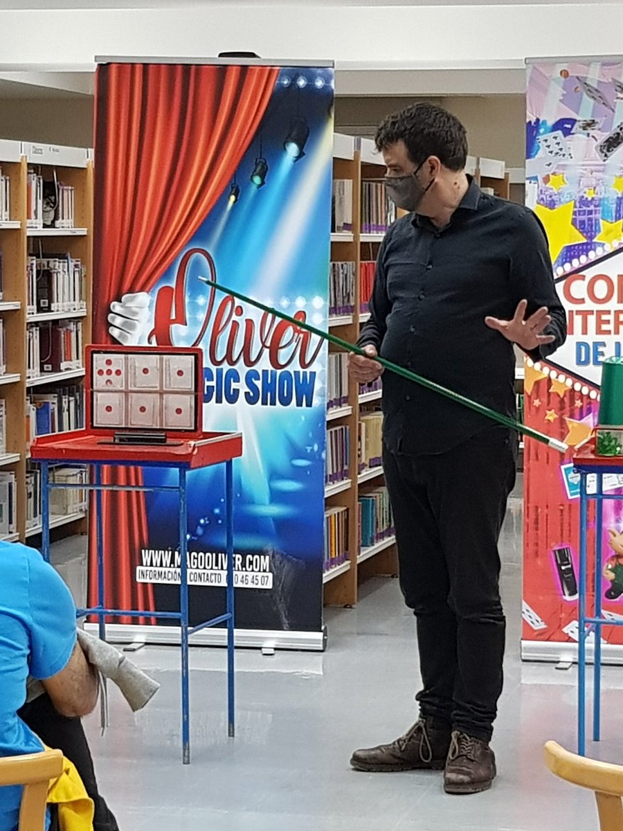 MercedesMelen's tweet photo. Cinco magos en uno...  Oliver ademas de un estupendo mago es muy versátil. 

#magiaentrelibros
#actividadesinfantilesenlabiblioteca https://t.co/OD5mPeSO9H