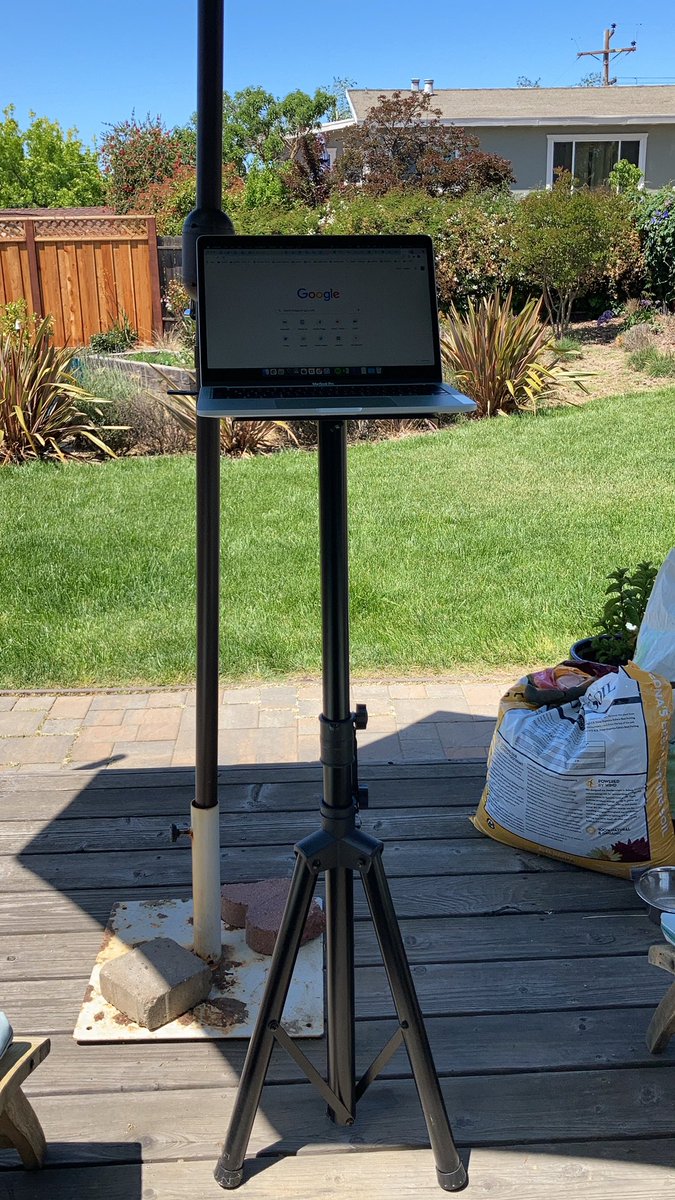 yosefadiputra's tweet image. The best standing desk is a speaker stand #wfhtips