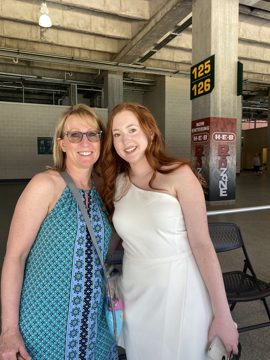 tracycase's tweet image. Congrats Danielle !! #BaylorGrad