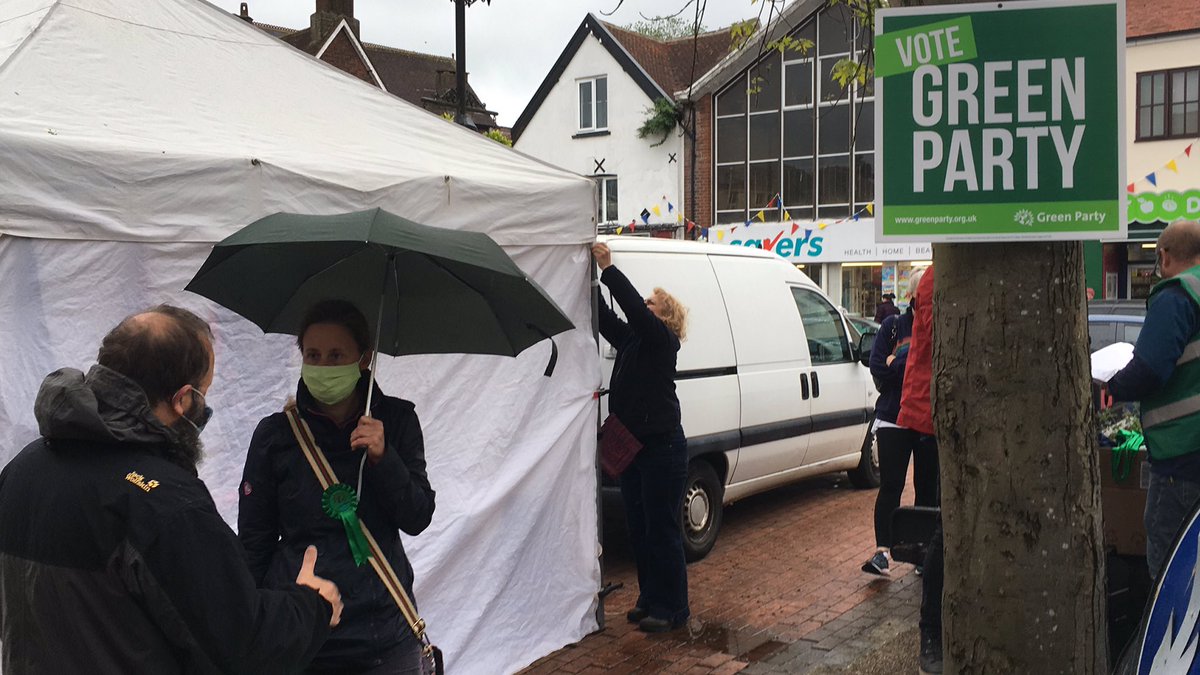 ChilternGreens's tweet photo. Action day in #CheshamAndAmersham today no matter what the weather! #votegreen #StopHS2 https://t.co/ezkEz0e7NT