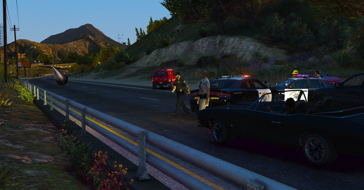 CountryNewsSA's tweet photo. 🔴Accident d'avion sur la Palomino Freeway, le @LSFD16 est intervenu et la @Sahp_official  était présente pour sécuriser les lieux ! https://t.co/opdX6tHe9g