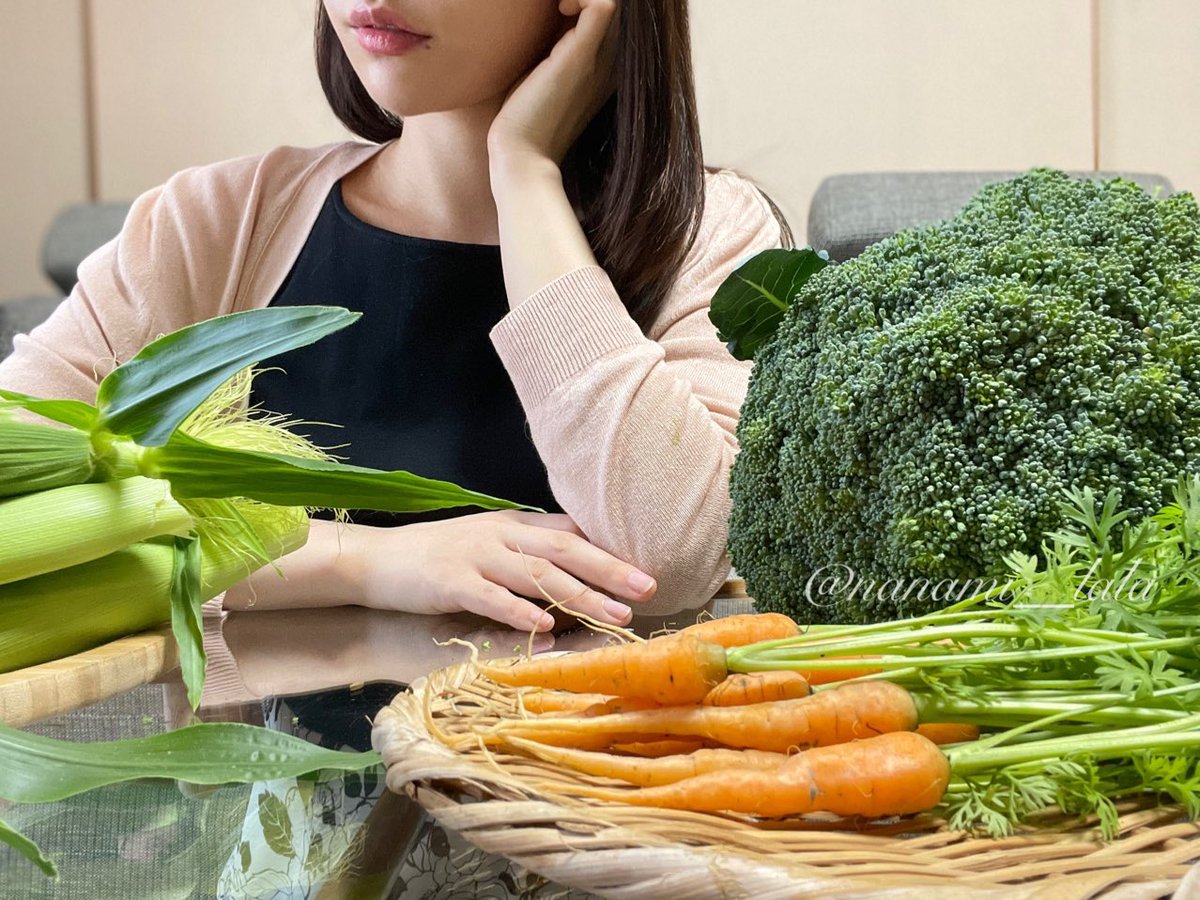 野菜となーな🥕🥦🌽

(突然ごめん笑。新鮮なベビーコーンとミニキャロットがなんだか嬉しくて。) https://t.co/5JoT1DJh7T