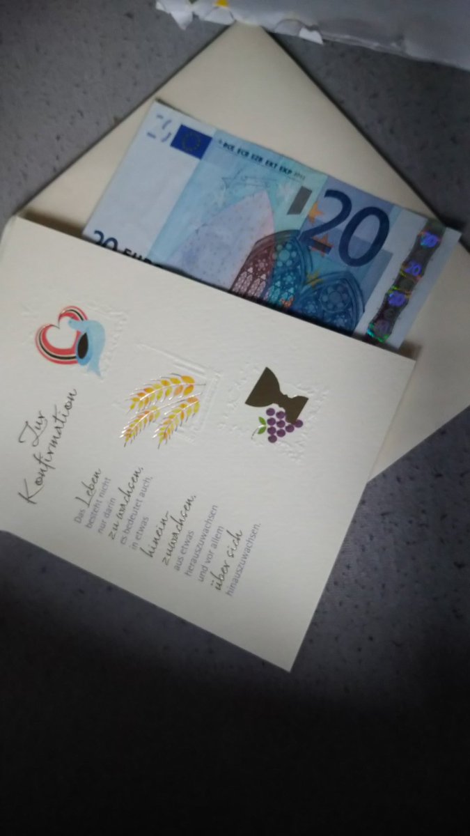 Robusto11's tweet image. Konformationskarten meiner Frau von 2013 durchgeschaut. Rente gesichert. 😎