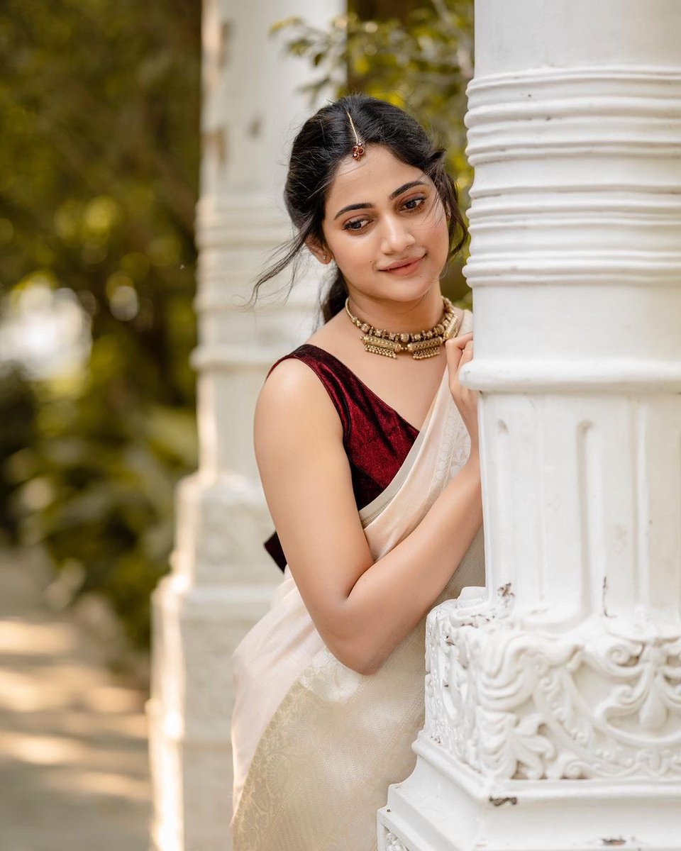 #LosliyaMariyanesan more actress photos at https://www.indiaglitz.com/tamil...