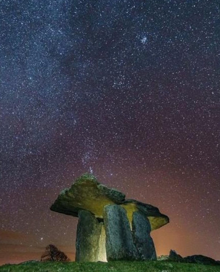 Poulnabrone dolmen by @gavinsheehan_photo⁠
.⁠