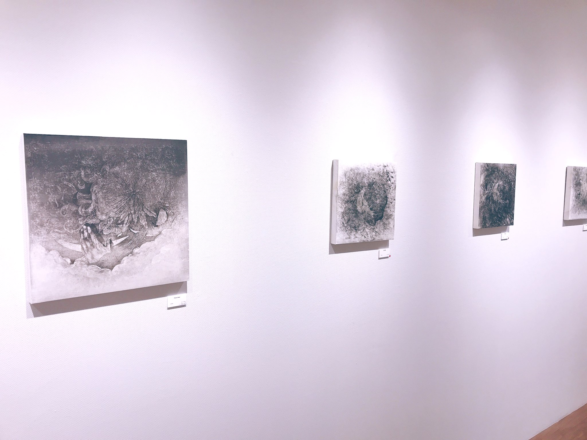 みづいろ 木版画作家の吉田仁美さんの個展に行ってきました 少し温かい雨や雪が降り積もるような 静かで素敵な展示でした 明日までだそうなのでぜひ T Co Zq9xhmtrsw T Co Uaoiyqy7nf Twitter