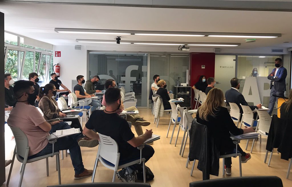 apigirona's tweet image. 🔚🟢 Acabem setmana i hem finalitzat el curs del Diploma d’Especialització en el Sector #Immobiliari - #DESIAICAT 
🏆Enhorabona a tots i totes! Volem agrair a alumnes i docents l’esforç i la il·lusió dedicades a l’edició d’enguany que no ha estat gens fàcil. #formacióAPI #covid19