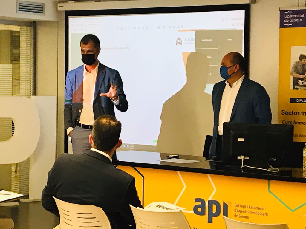 apigirona's tweet image. 🔚🟢 Acabem setmana i hem finalitzat el curs del Diploma d’Especialització en el Sector #Immobiliari - #DESIAICAT 
🏆Enhorabona a tots i totes! Volem agrair a alumnes i docents l’esforç i la il·lusió dedicades a l’edició d’enguany que no ha estat gens fàcil. #formacióAPI #covid19