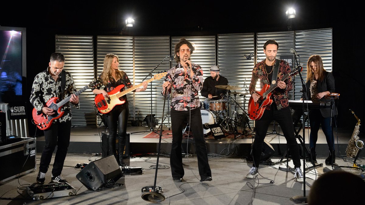 Y ahora convertimos la Sala Circular de ATV en pista de baile donde danzar al ritmo de las canciones que <a href="/lasuitebizarre/">LA SUITE BIZARRE</a> dejaron en <a href="/AlsurConciertos/">Al Sur Conciertos</a> Un directo de repaso a canciones de sus trabajos anteriores, sin concesiones a temas de su nuevo álbum ledzeppeliano. Let's dance!