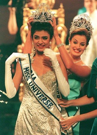 baekhyunn_candy's tweet photo. Late in posting, You are inspiration to millions ✨
Totally admire you💖
@thesushmitasen
#MissUniverse1994 #SushmitaSen #27YearsOfMissUniverse https://t.co/HnokHoOFlr