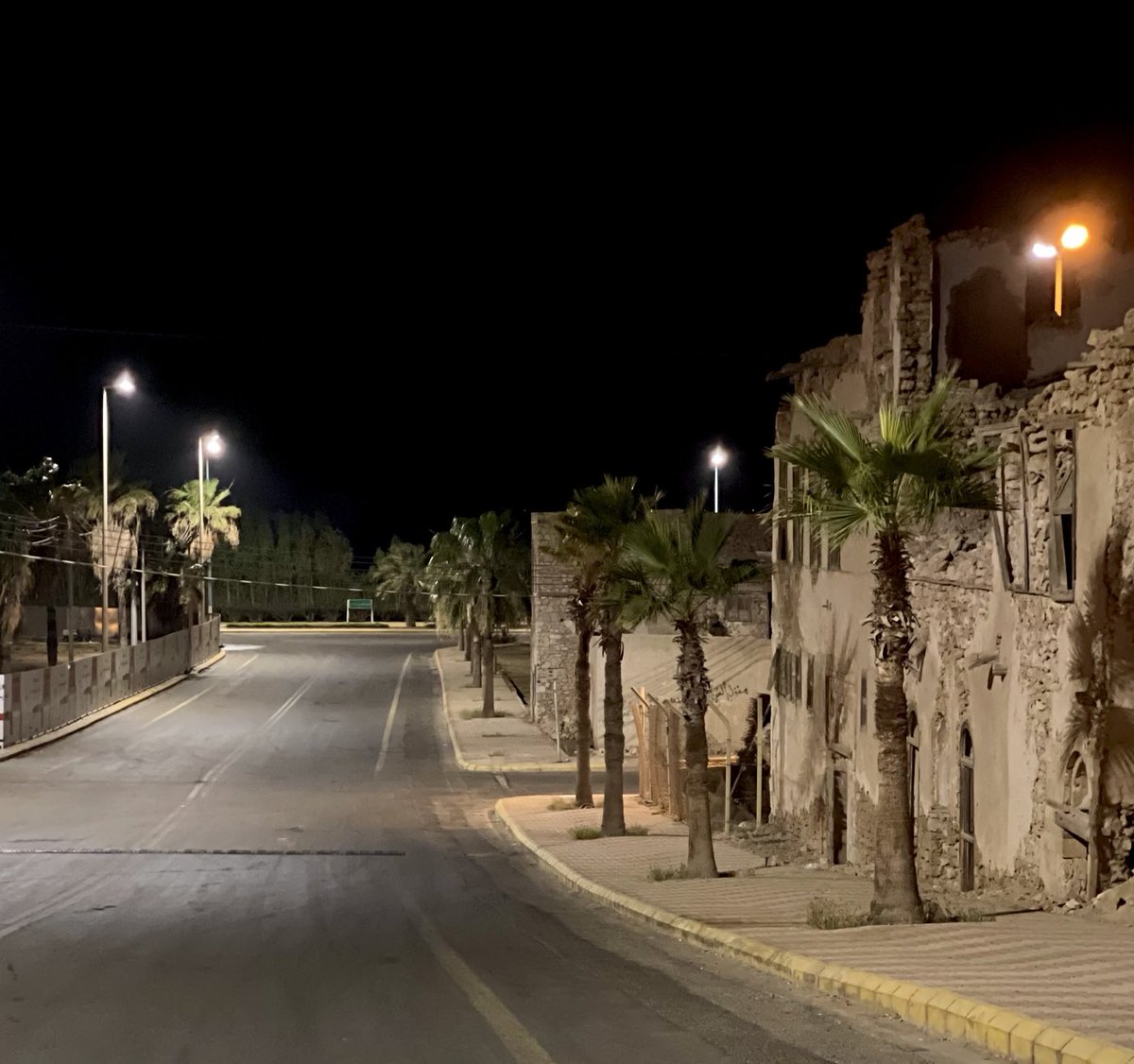 #المنطقه-التاريخية #بالوجه او #الوجه #القديمة استوقفني المنظر  وحسيت بحياة البيوت القديمه رغم ايحاءات الزمن #من جوالي