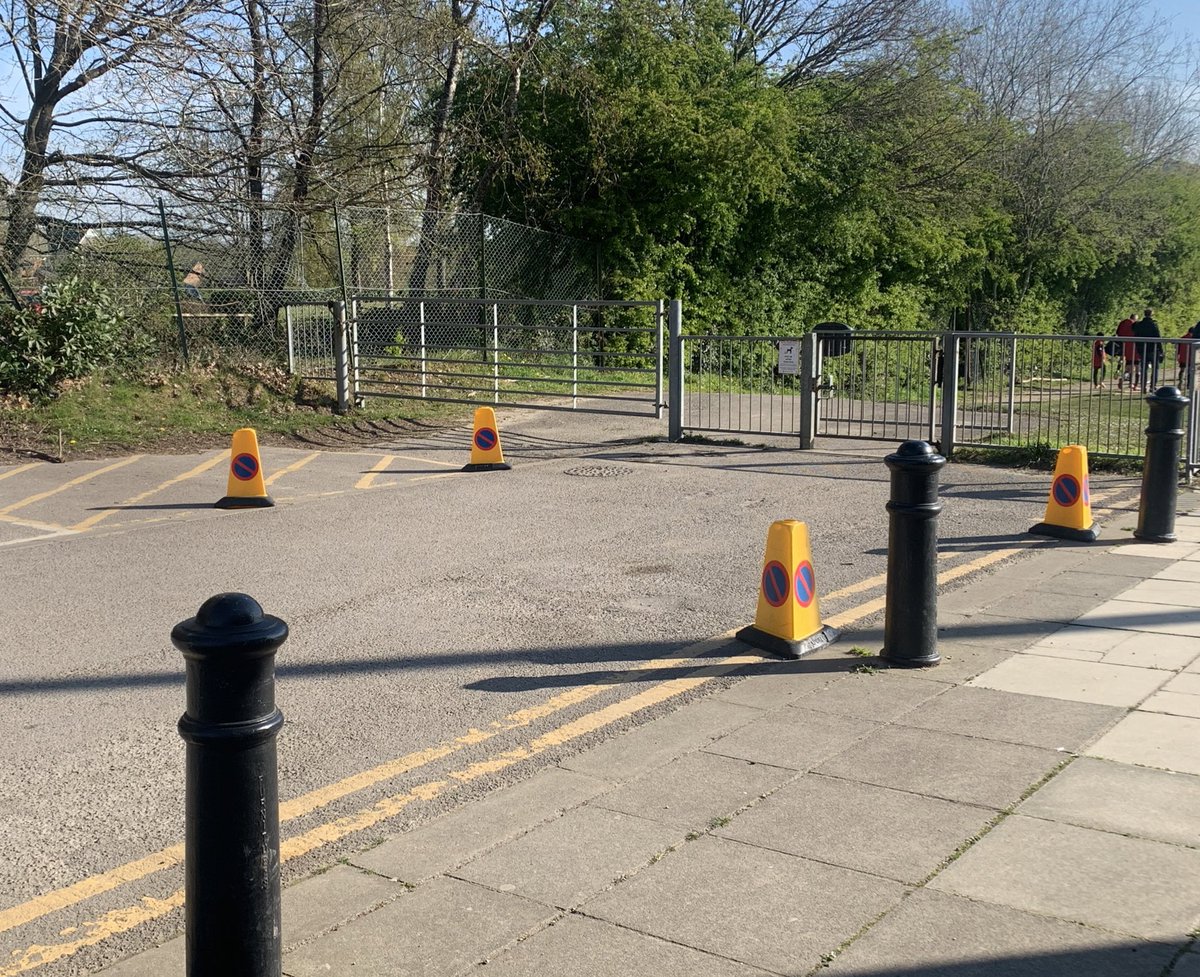 Good Luck to all our Teams today. 

Please remember that if your playing at Birch Hill Recreation Ground, please leave the area by the gate free for emergency vehicles and ensure to use the bins provided for any rubbish. 

Thank you.