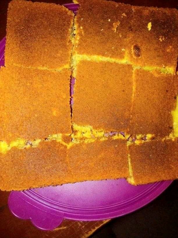 thabodato's tweet photo. @djsbu Lemon sponge cake to the mix  put your order we will deliver 
Amakhekhe wase Kasi R10 each packet
5L R180 10L R300 20L R450
Lemin SPONGE CAKE WASE KASI R10 EACH PACKET 
5L R160 10L R230 20L R390
R2.00 each cake
Ama muffins  R10 packet @Springs
0738312273 0630474609 https://t.co/dybH1MA8SM