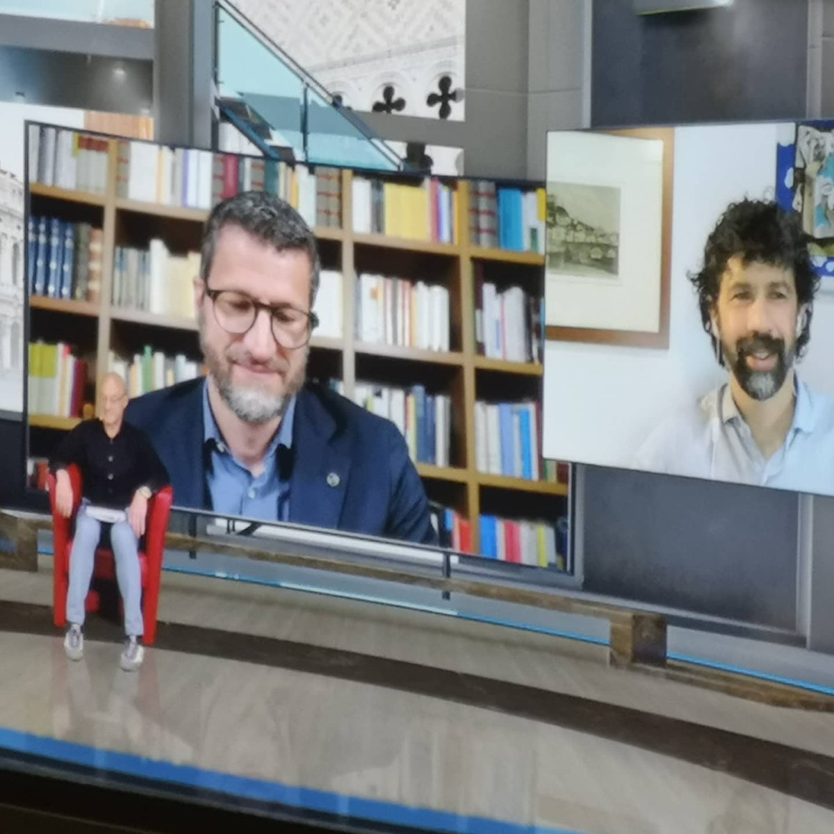 Events communication tweet media