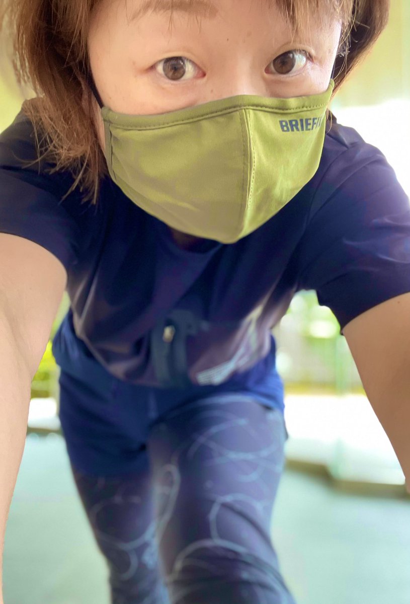 travelingfuture's tweet photo. #running
#workman
#uniqlo
#futurelaboratory
#gu
#briefing
é±äŒ2æ¥ã©ã³ãã³ã°ð€£
5æ¥èµ°ã£ãŠ2æ¥äŒãã ã®ã§
仿¥ãã5æ¥èµ°ãã£ããªã
UNIQLOã®ãã¬ãŒãã³ã°ãŠã§ã¢ãšã¬ã®ã³ã¹
GUã®çãã³ãš
ã¯ãŒã¯ãã³ã®Tã·ã£ã
ãã¡ã楜ð https://t.co/J9zNJcKG7P