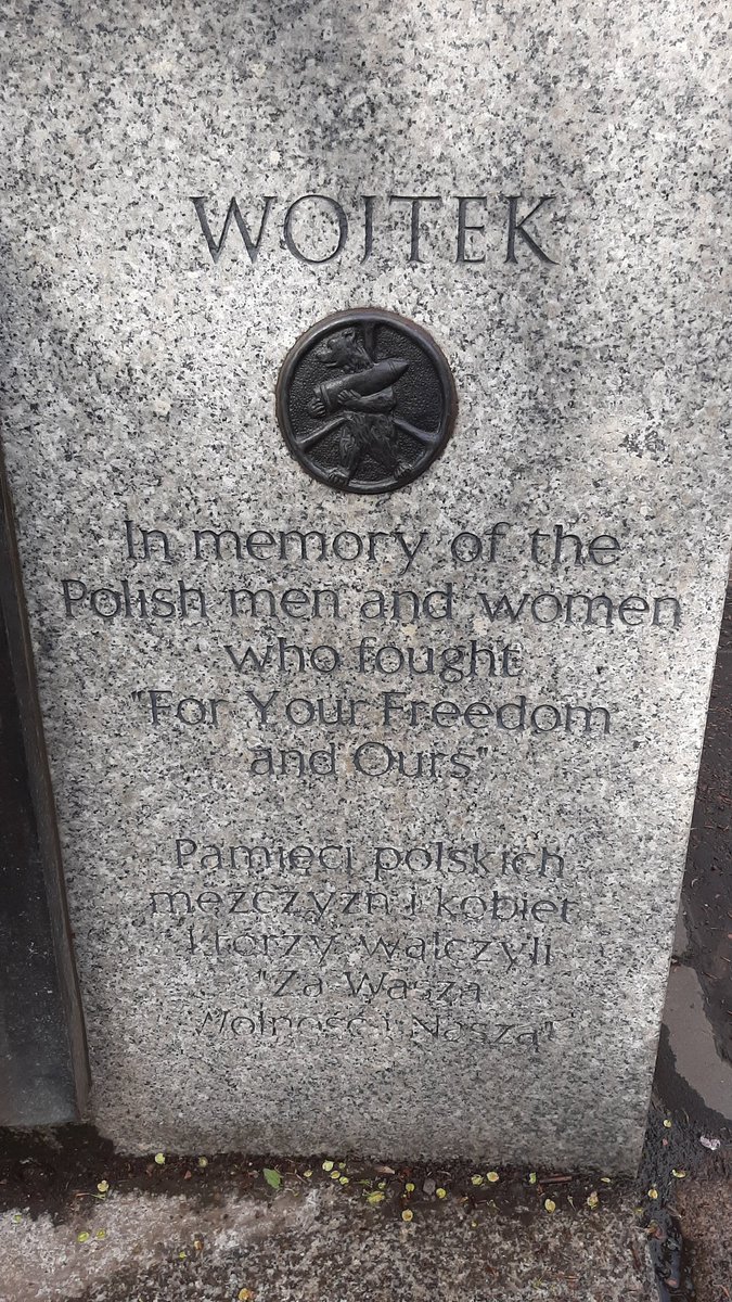 KyleGHistory's tweet photo. Statue of Wojtek the bear in Princes Street Gardens, Edinburgh, with plaque telling his story.
#WW2 #SWW #Poland #Edinbugh #history #historyteacher #amazinghistory #wehavewaysIC #independentcompany @WeHaveWaysPod @almurray @James1940 @militaryhistori @SilenceInPolish https://t.co/pby5zS4ekl