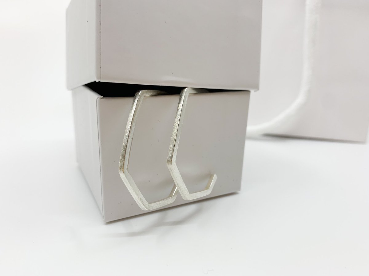 Another angle on these sexy multi angled hoops. ✨ 
Have a great weekend everyone. #vannucchijewellery #Silver #ukmaker #makersofsussex #SaturdayVibes