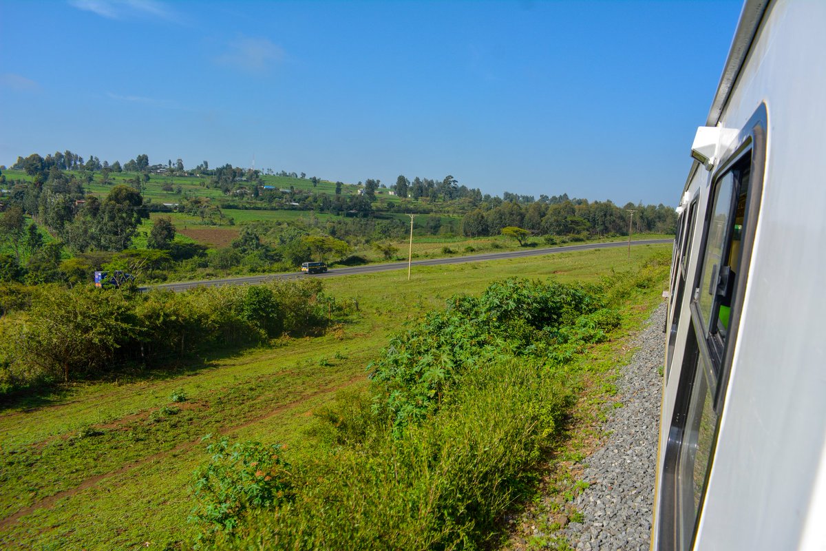 KenyaRailways_'s tweet image. Today we embarked on a Test Ride on Nakuru - Kisumu Railway Line.

#RightOnTrack #KeepKenyaMoving
