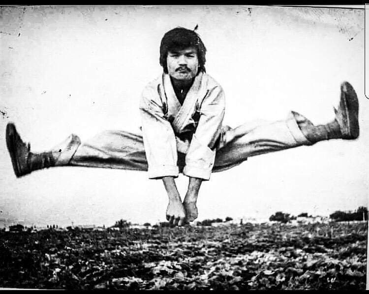 kulsoomkarateka's tweet photo. Worst day of my Life 22 May 2005
Years went passed by and so the life goes on but your memories and your given lessons shall always be alive through my existence and my achievements in life Inshallah “My Master Jee Shaheed Sarwar Ali Hazara” R.I.P. #AlwaysMissingYou 😔 https://t.co/xKI60zchc7