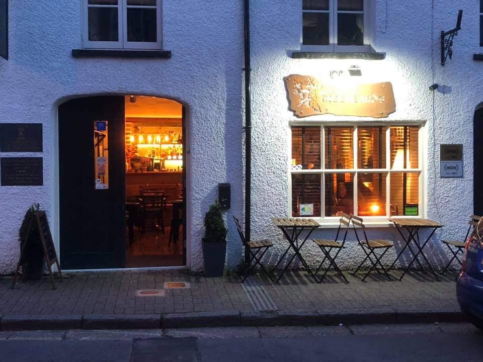Looking to more warm Summer evenings. The forecast for the Bank Holiday week is looking fab!