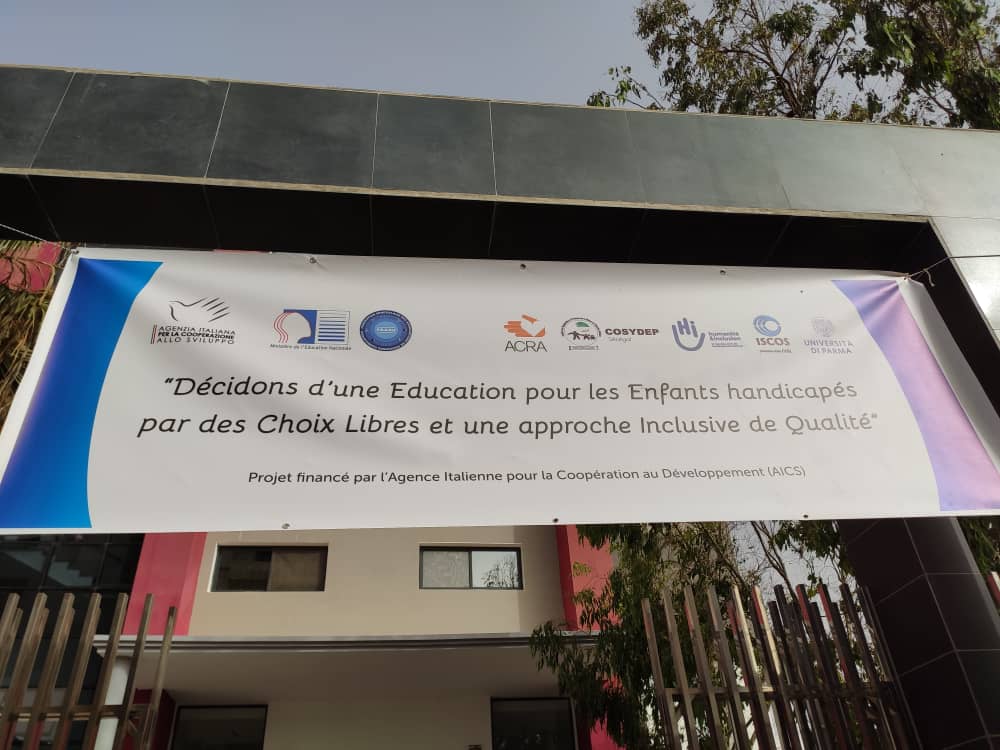 AICSDakar's tweet photo. 📌 Lancé hier le projet #DEECLIQ - Décidons d’une Education pour les Enfants handicapés par des Choix Libres et une approche #Inclusive de Qualité #DEECLIQ est financé par #AICS 👉https://t.co/bTmhA8g3ec @GvtMonaco @acra @iscoscisl #COSYDEP #FSAPH #CUCI https://t.co/6hhLm7MzOg