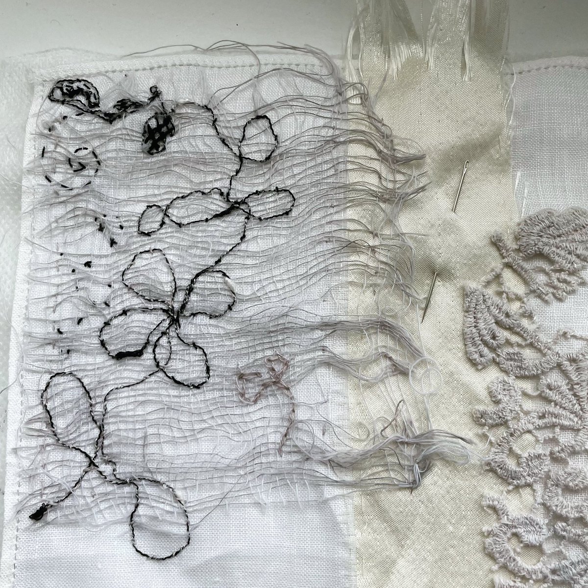 I have started some #slowstitching for the @PrismTextiles virtual embroidery challenge. I don’t have a plan, just enjoying the process
#prismvirtualchallenge #handstitching #mindfulstitching