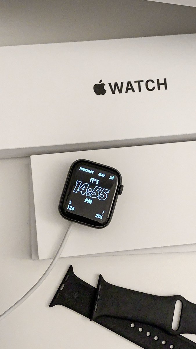 timeirl's tweet image. 제가 어제 님이 파일 공유하신 트윗을 봤어요 그리고 오늘 제가 애플워치를 사러 갔다왔어용 제가 결정할 때 님의 디자인은 저한테 영향을 많이 줘요 공유해줘서 꼼마워여 ♡

@justffffff