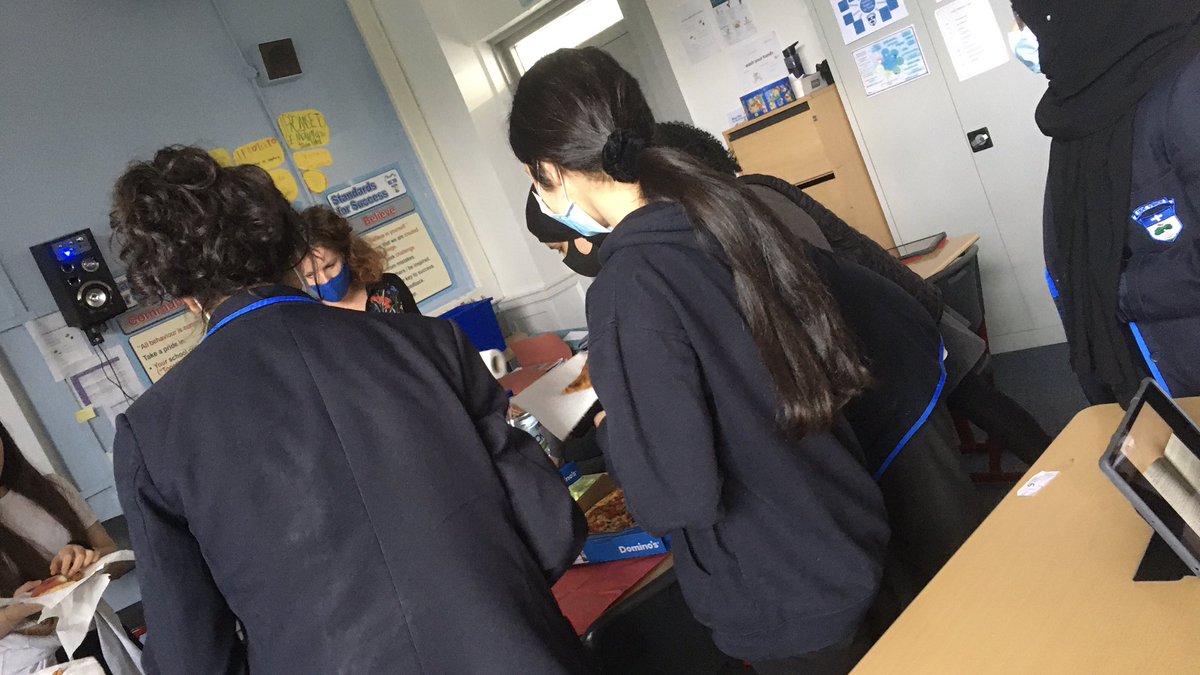 FionaKindness3's tweet photo. We are loving our lunchtime reading together!  #EAL Senior Reading Group,Brilliant pupils @EalHolyrood #friendsinbooks 💖
This Project is supported by Scottish Government School Library Improvement Fund 📚#SLIF
Thank you to our colleague @Shaw_Acad_Lib https://t.co/KWxvl3kvgz