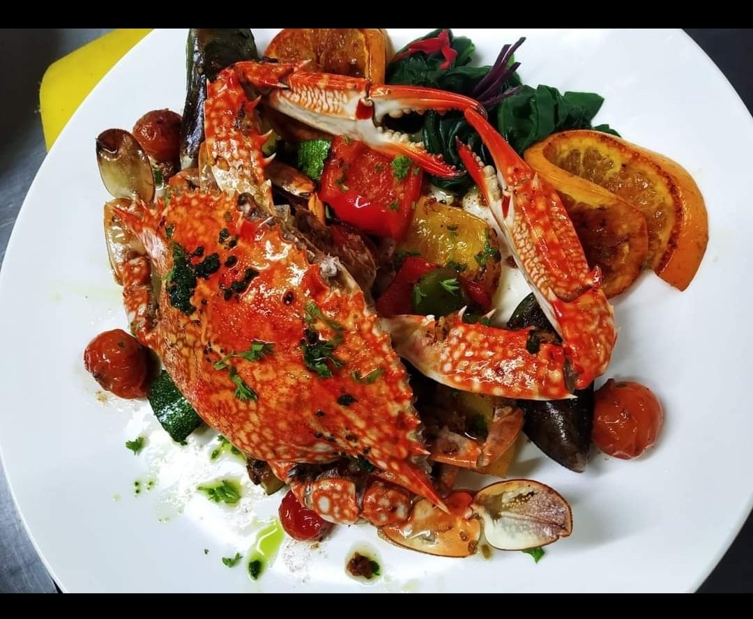 dhairya2311's tweet photo. Roasted Crab with orange sauce and sautรฉed vegetables one of the best learning in our physical practicals.
#iihmbest3years
#hospitalitybuzz
#HTDMIIHMADAY1 https://t.co/xVqtHntKyJ