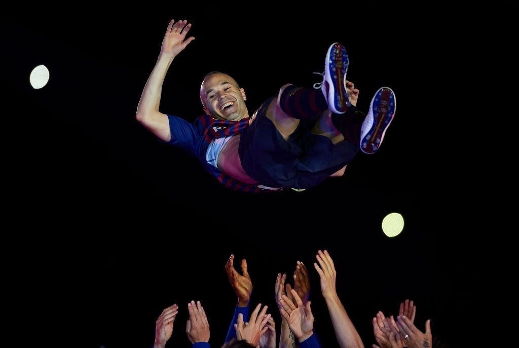 Barzaboy's tweet photo. 💔 On this day in 2018, Iniesta played his last game for FC Barcelona. https://t.co/OQzTe49IHw