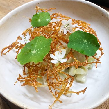 juliaplozano's tweet photo. Mi crítica de esta semana en @GASTROactitud está dedicada al #restaurante  #berbena  de #Barcelona Cocina joven, directa y limpia con multiples influencias elaborada por #carlosperezderozas candidato a #cocinerorevelacion 2021 en @madridfusion https://t.co/vRQz1xcShV https://t.co/0WSJpReESZ