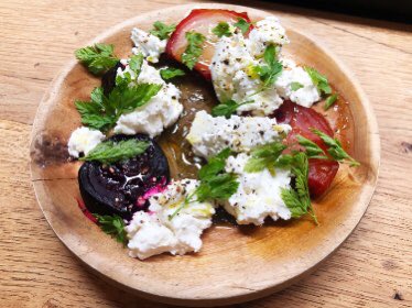 juliaplozano's tweet photo. Mi crítica de esta semana en @GASTROactitud está dedicada al #restaurante  #berbena  de #Barcelona Cocina joven, directa y limpia con multiples influencias elaborada por #carlosperezderozas candidato a #cocinerorevelacion 2021 en @madridfusion https://t.co/vRQz1xcShV https://t.co/0WSJpReESZ