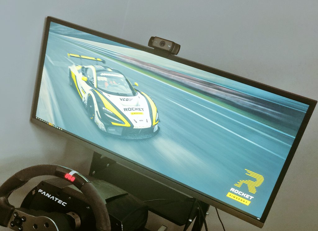 One sexy looking background of the <a href="/rocket_simsport/">Rocket Simsport</a> McLaren 720s! Stunning livery and credit to <a href="/mcintyrejack/">Jack McIntyre</a> for the background 😍😍