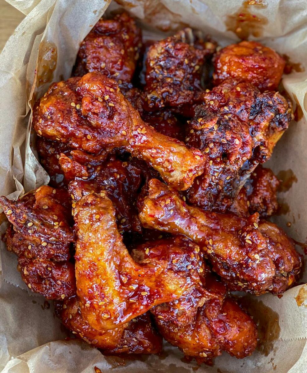ribsandwingske's tweet photo. Who's ready for some spicy chicken wings? I am! Join me? Find me at FC-15, Gigiri Box Park, off UN Avenue behind Rubis Petrol Station. You Ring, We Bring! 0115 858 384

#ChickenWings #wings #ribsandwings #ribsandwingske #wingstagramers #wings #dialadelivery #takeaway #ubereats https://t.co/ycw1J2IDAA