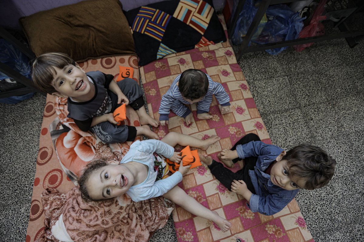 Photos by my colleague Mohammed Hinnawi @hennawimohammed of some of more than 56000 internally displaced people seeking shelter in one of 59 <a href="/UNRWA/">UNRWA</a> schools. Urge all involved in conflict to fully respect blue <a href="/UN/">United Nations</a> colour and flag as a sign of safety and protection for civilians!