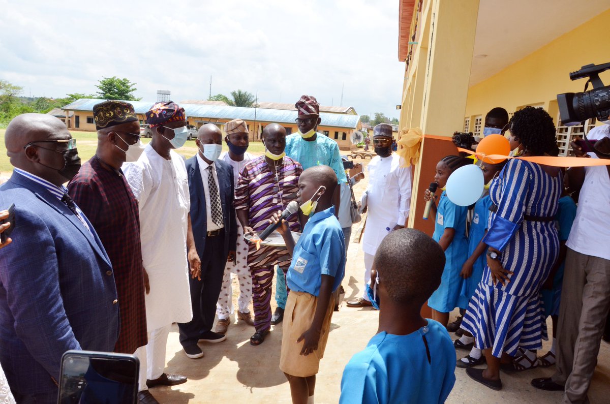 enviupdatelasg's tweet image. LASG have so far completed over 1,097 projects covering 970 schools across the State. In the last two years, our government has ensured the prompt construction and rehabilitation of 322 dilapidated public schools,...
3/4