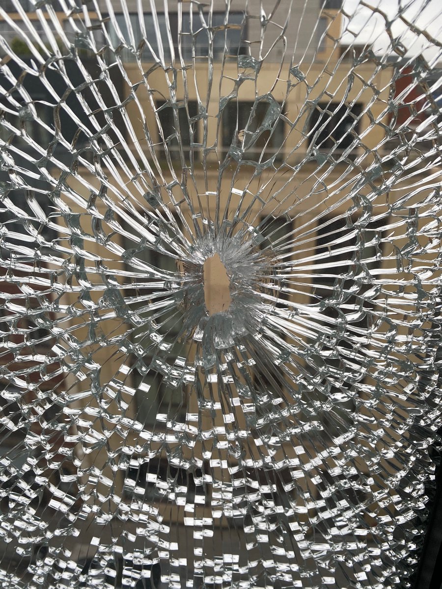 This morning at 6.20am some drunk kids smashed my flat window in #bristol by throwing stones at it from the rooftop of the opposite building. I managed to record them. Please share this tweet, and if anyone recognise them please DM me! I’m very upset! #redcliffe #bristolnews