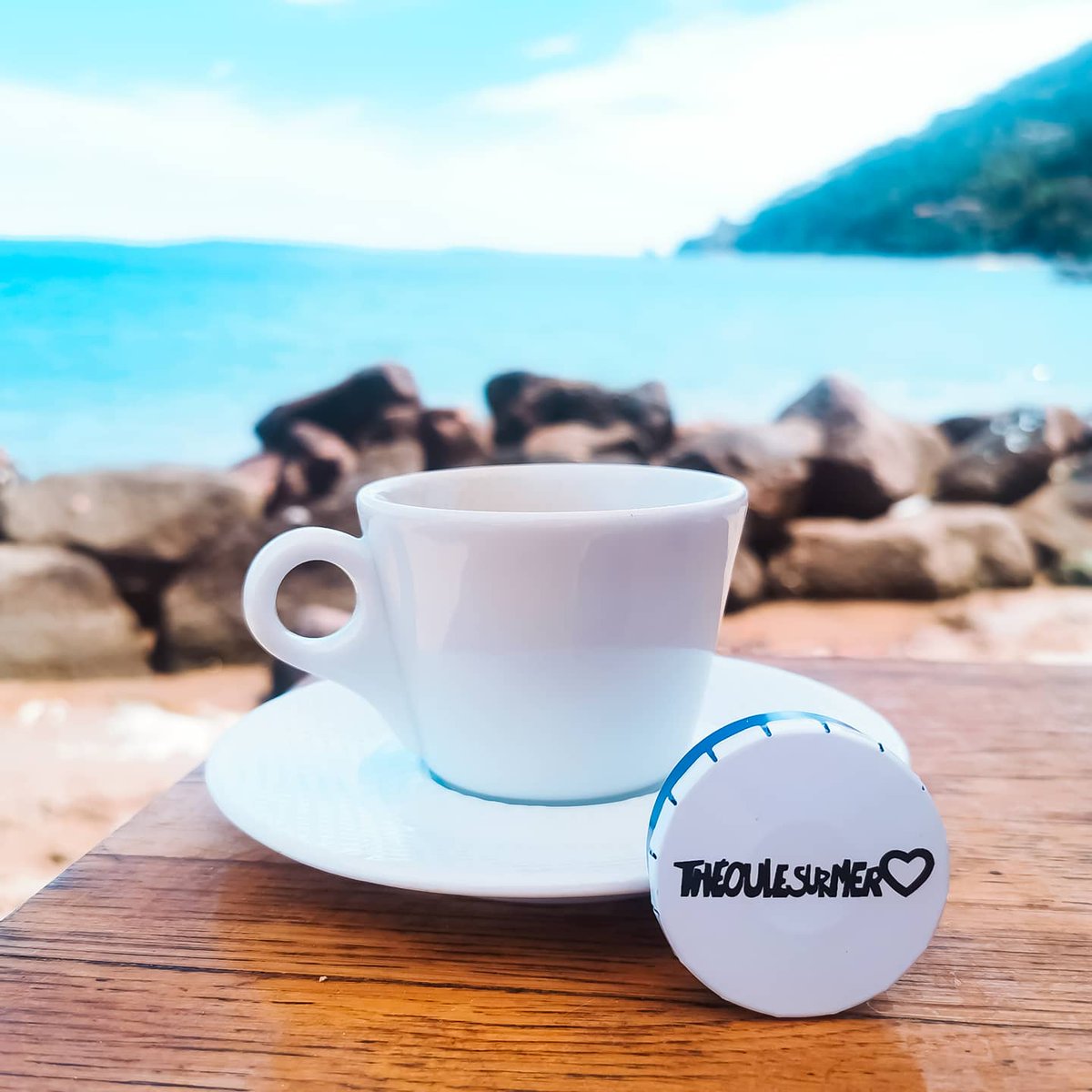 Pour ce #jeudiphoto on commence la journée avec un café avec vue sur la pointe de l'aiguille 😎

Bon jeudi à tous !

#Theouletourisme #theoulesurmer #cotedazurfrance #alpesmaritimes #cotedazurtourisme