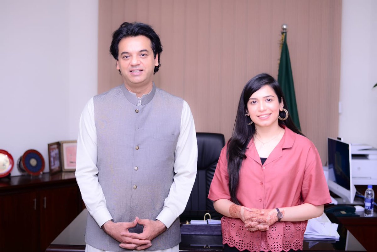 Ridasaifee's tweet image. Senior Anchorperson/journalist @RidaSaifee had a productive meeting and detailed discussion with @UdarOfficial Special Assistant to the Prime Minister on Youth Affairs regarding
#KamyabJawanProgram in his office during her recent visit of Islamabad.