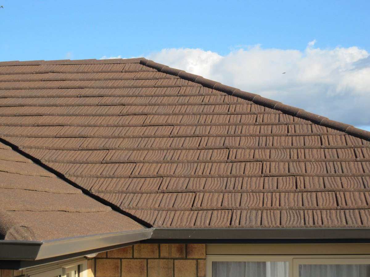 GeeNewSunlight's tweet photo. A closer look into Wood Shake Roof Tiles' Installed on client homes-quality meets beauty!

All layers are carefully crafted together for an ISO-approved high-quality steel roof tiles delivered to clients! 📦

Contact us:
📧 foshannewsunlight@gmail.com
#steelroofs #metalrooftiles https://t.co/nNSURMjqhd