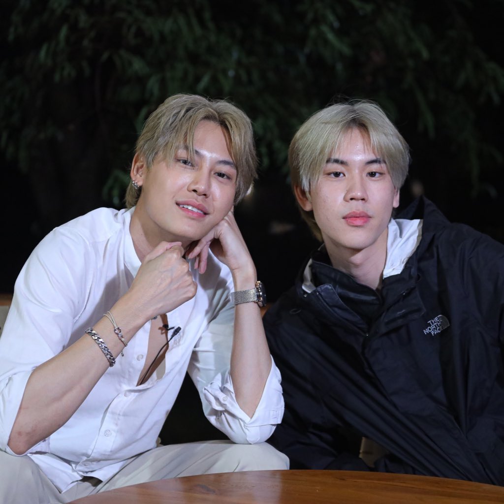 mamiiNhell's tweet photo. To my Sun ��� and Sunflower 🌻 ILOVEYOU TO INFINITY AND BEYOND❤️
#520BounPremForever 
#bbOun #prem_space
#BounNhell https://t.co/UjHwQUne0P