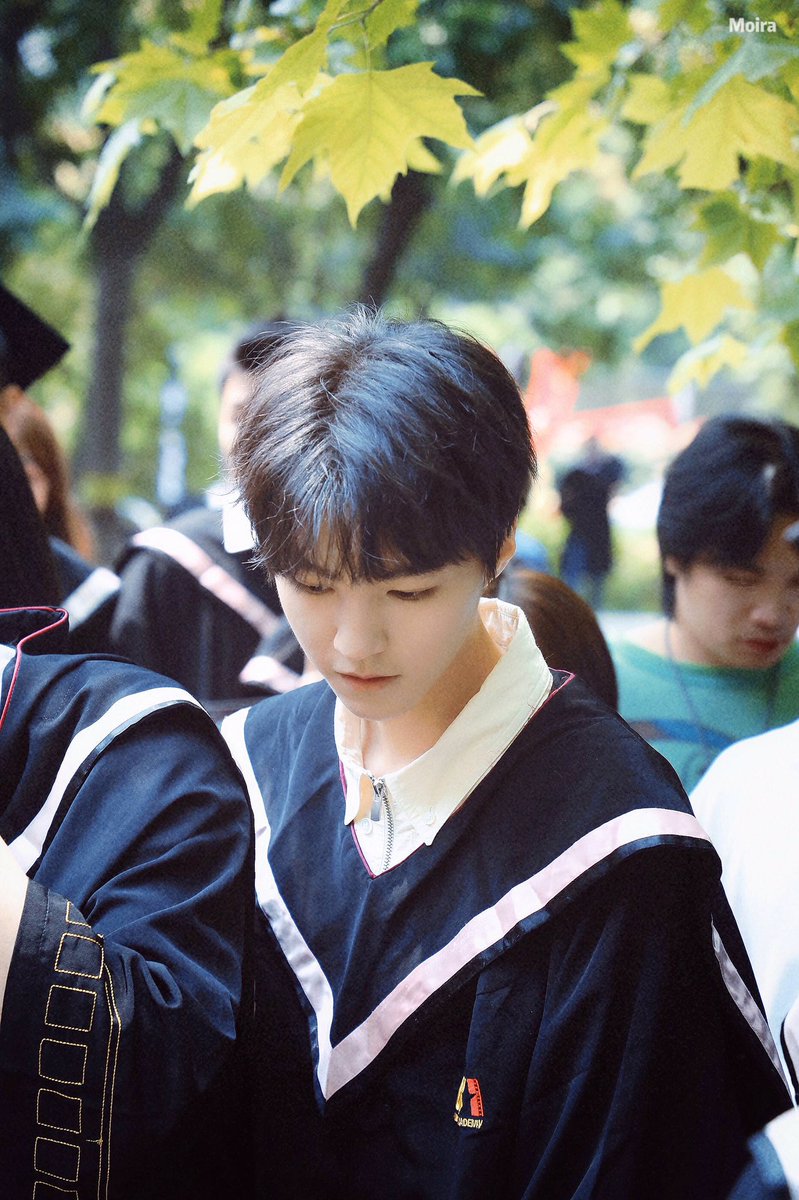LittleSai_TF's tweet photo. 20052021 เธรดนี้ขอแปะรูปพี่บัณฑิตจวิ้นข่ายนะค้าบ อวยยศซะหน่อย 🐱🎓
#俊凯Today #Junkai https://t.co/aTUNxpAlk5