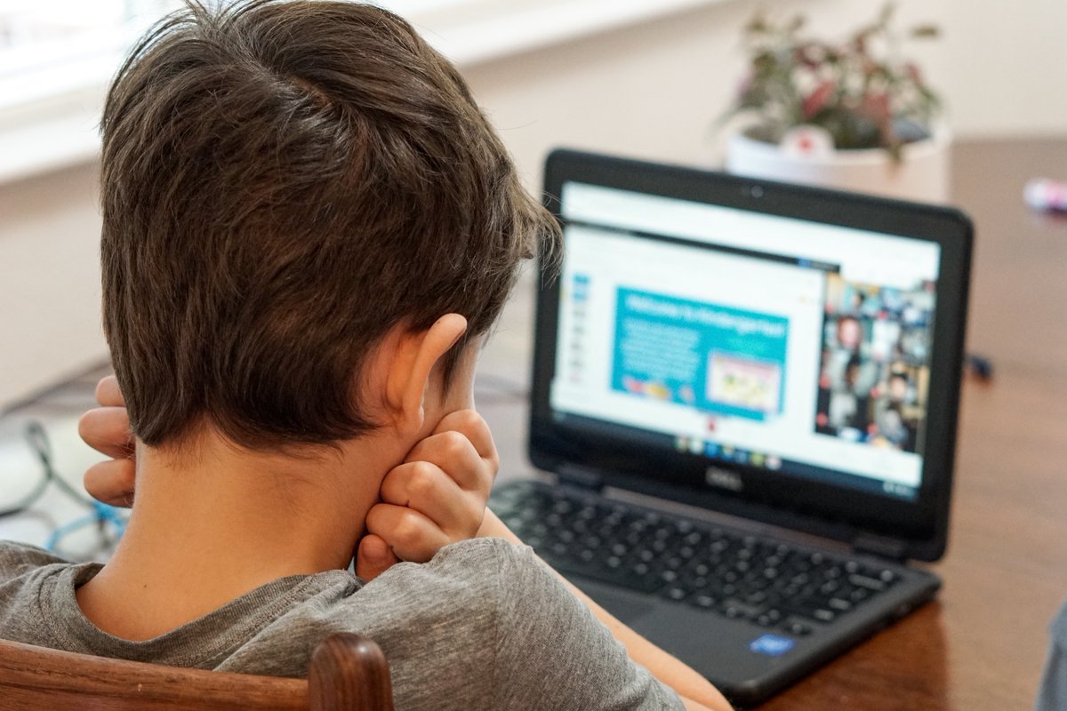 #BienVivreleDigital | La fracture #numérique touche aussi les jeunes. En effet, 30% des 9-16 ans n’utilisent presque jamais l’ordinateur pour faire des recherches sur le Net.  👉  bit.ly/2RoP3fN